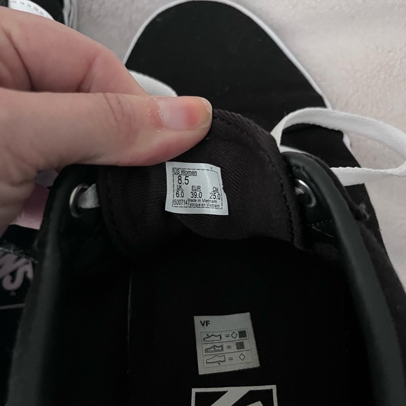 Women’s Vans Shoes like new - Picture 3 of 5